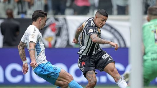 Guilherme Arana fez um dos gols do Atlético na goleada sobre o Grêmio