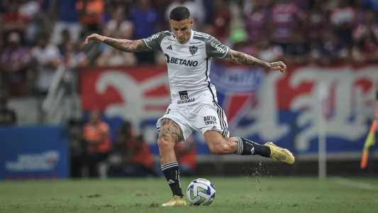 Guilherme Arana, lateral do Galo