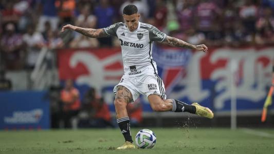 Guilherme Arana, lateral do Galo