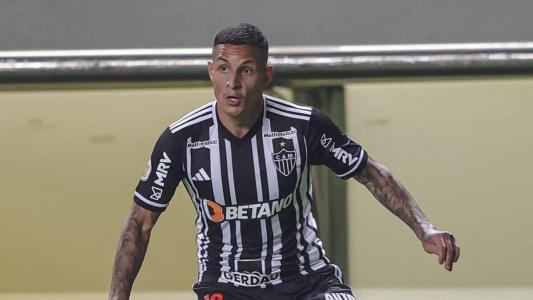 Guilherme Arana, lateral-esquerdo do Atlético, em jogo contra o Flamengo