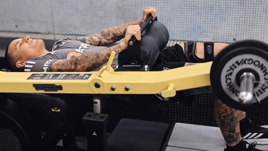 Guilherme Arana passou nove meses fora de jogos oficiais
