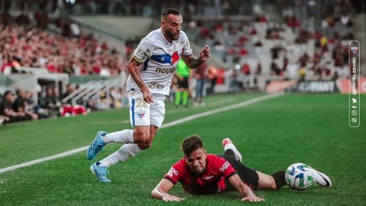 Guilherme, autor do gol do Fortaleza em jogo na Ligga Arena