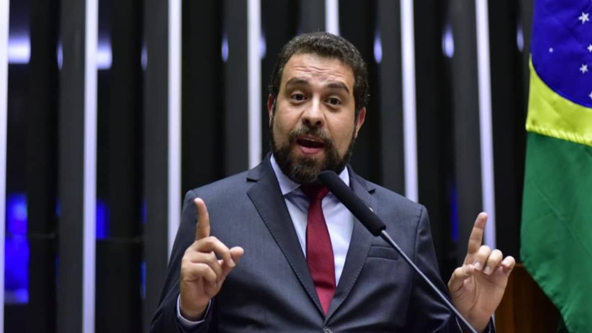 PSOL vai acionar Conselho de Ética do Senado após fala de Magno Malta sobre caso Vini Jr.