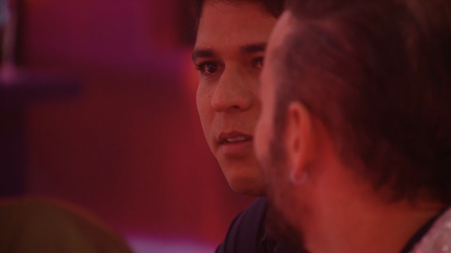 Guilherme e Diego trocam declarações e se emocionam em festa no BBB 25