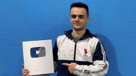 Guillermo Hundadze, ex-ator mirim, atualmente é YouTuber