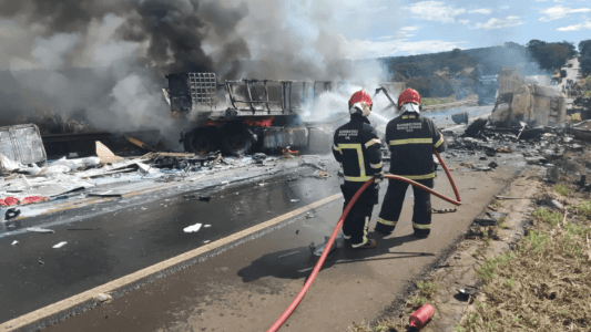 Acidente foi seguido de explosões