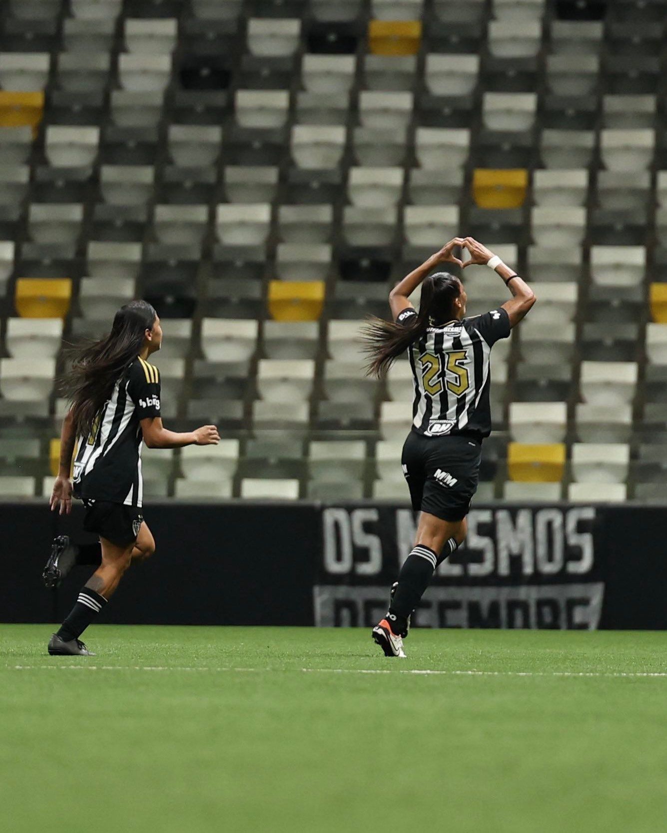 Na Arena MRV, Atlético marca no fim e bate Vitória nas quartas do Brasileiro Feminino A2