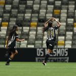 Na Arena MRV, Atlético marca no fim e bate Vitória nas quartas do Brasileiro Feminino A2