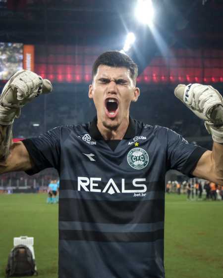 Pedro Morisco sofreu apenas um gol em sete jogos como titular do Coritiba
