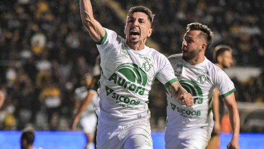Gustavo Cazonatti fez os dois gols da vitória da Chapecoense sobre o Criciúma
