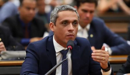 O que se sabe sobre operação da PF que mira deputado Gustavo Gayer | CNN Brasil