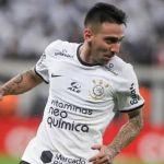 Atacante do Corinthians é assaltado e agredido após treino, em São Paulo