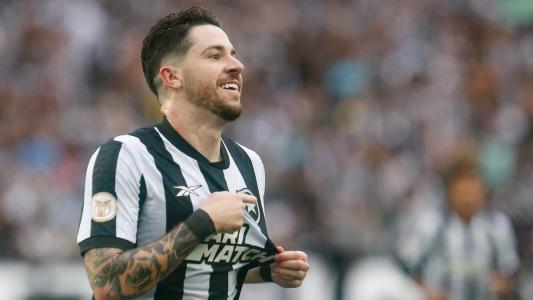 Gustavo Sauer marcou dois gols na vitória por 4 a 1 sobre o Coritiba