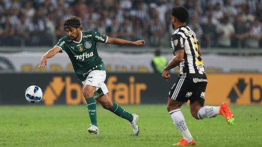 Gustavo Scarpa foi o grande nome do Palmeiras contra o Atlético, no Mineirão
