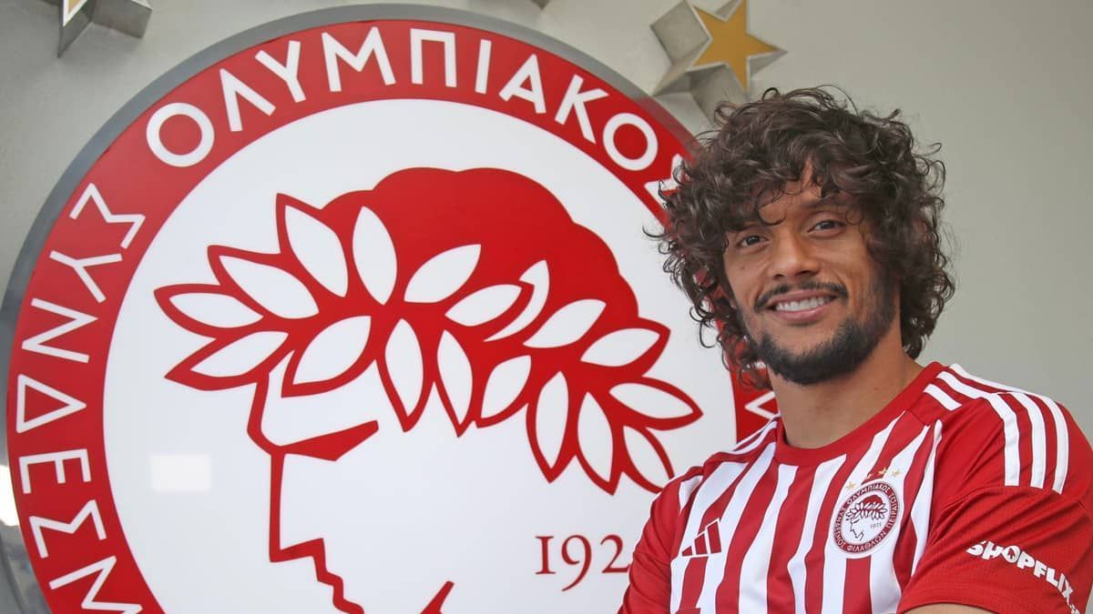 Olympiacos anuncia contratação de Gustavo Scarpa, ex-Palmeiras e Fluminense