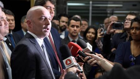 Gustavo Valadares (em primeiro plano) já foi nomeado chefe da Segov de Zema