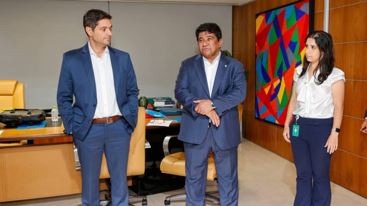 CBF demite diretor financeiro e coloca presidente de federação como interino