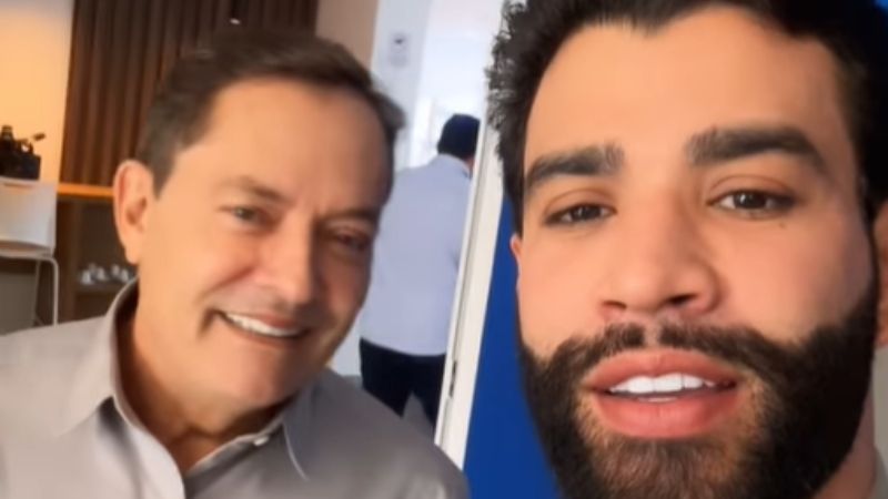 Gusttavo Lima vai à Toca II, posa com jogadores do Cruzeiro e revela reunião
