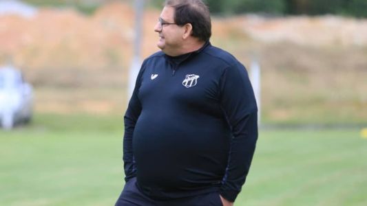 Guto Ferreira, durante primeira passagem como treinador do Ceará