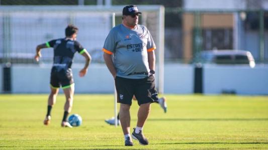 Guto Ferreira, treinador que foi pressionado pelos torcedores do Ceará antes do jogo contra o ABC