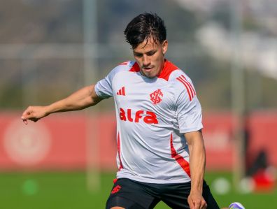 Bernabei voltou de lesão e atuou no jogo-treino do Inter contra o Sindicato de Atletas