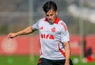 Bernabei, do Inter, diz ser alvo de chantagem após polêmica de suposta traição