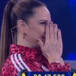 Filha de Silvio Santos se emociona ao vencer prêmio em estreia na Record; confira valor