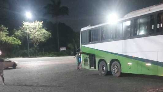 Os passageiros fretaram os veículos da empresa Dara Turismo, de Belo Horizonte, para passar o final de semana em Guarapari (ES)