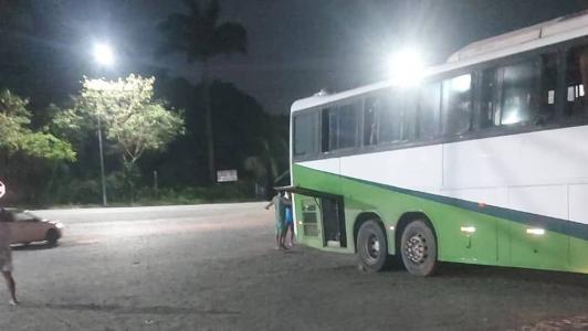 Os passageiros fretaram os veículos da empresa Dara Turismo, de Belo Horizonte, para passar o final de semana em Guarapari (ES)