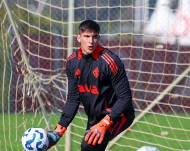 Rochet é um dos jogadores que retorna de lesão no Inter