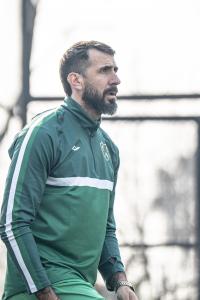 Lucas Pratto, ex-Atlético, em treino com o Sarmiento, da Argentina