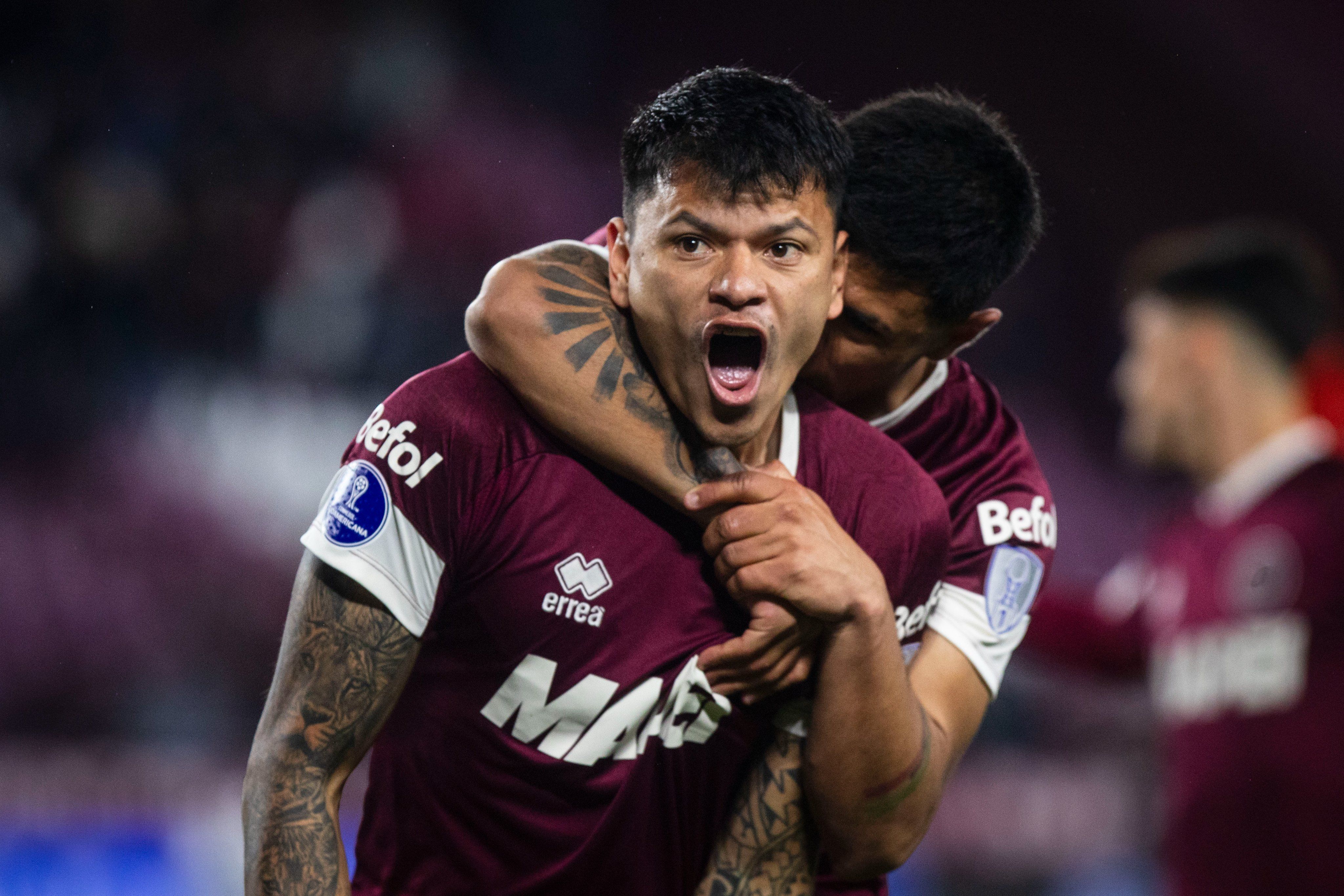 Lanús e Independiente Medellín vencem e vão se enfrentar nas quartas da Sul-Americana