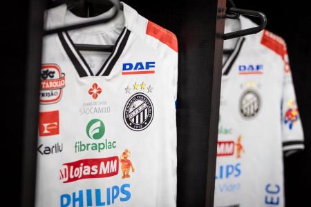 Operário vestirá a camisa branca no duelo contra a Chapecoense