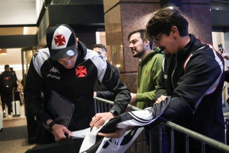 Diniz contará com a volta de Vegetti ao time titular do Vasco