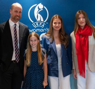 Princesa Charlotte conhece futura rainha da Espanha
