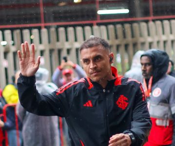 Alan Patrick ficou fora do jogo do Inter contra o São Paulo