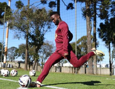 Steven Mendoza pode ser a novidade do Athletico-PR contra o Volta Redonda