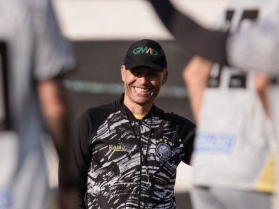 Alex de Souza vive boa fase no comando do Operário