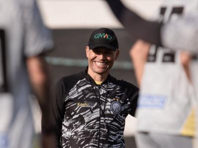 Alex de Souza vive boa fase no comando do Operário