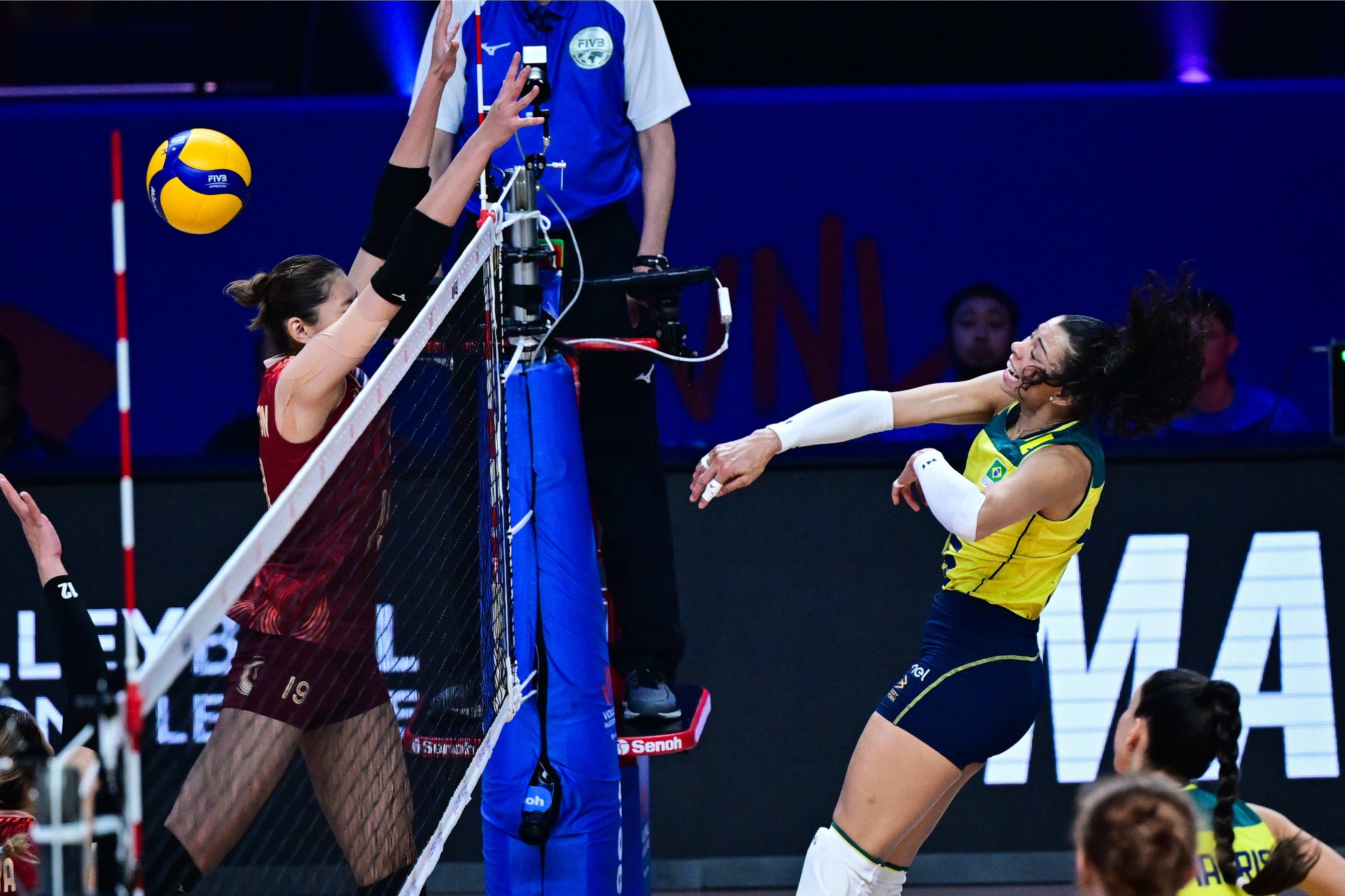 Vôlei: após choro por dores, Carolana abre o jogo e manda recado a fãs