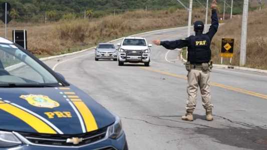 Há nove pontos com interdições, parciais ou totais, em rodovias federais que passam por Minas Gerais
