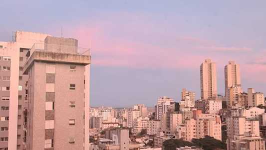 Há previsão de pancadas de chuva e trovoadas isoladas na capital mineira