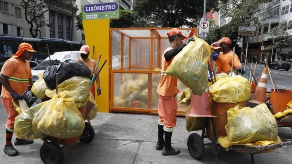 Praça Sete em BH é tomada por sujeira e mais de meia tonelada de lixo é retirada do local todos os dias: 'nota zero'