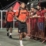 Marinho analisa revés do Vitória e é direto sobre pênalti perdido por Kayzer