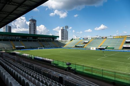 Arená Conda, em Chapecó, recebe Chapecoense x Coritiba pelo Brasileirão