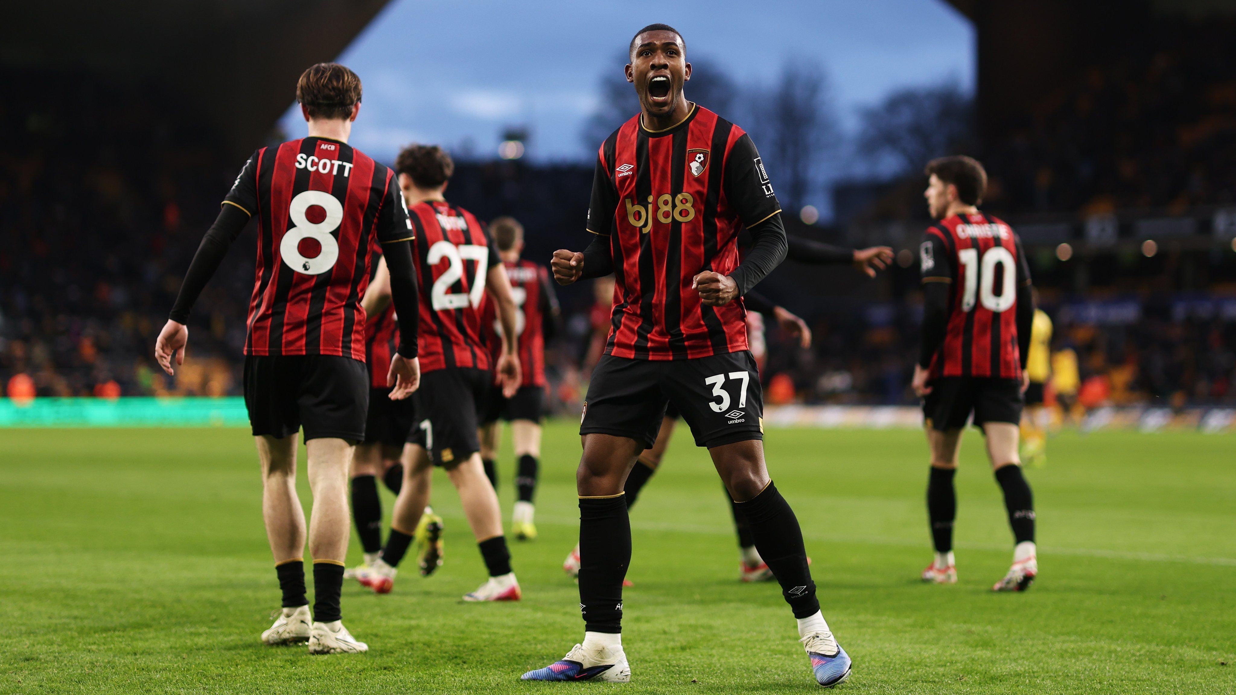 Ex-Vasco, jogador da Seleção Brasileira está entre melhores reforços da Premier League