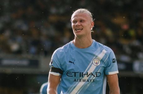 Erling Haaland em jogo do Manchester City na temporada 2025/2026
