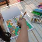 Psicóloga avalia benefícios dos livros para colorir para a saúde mental
