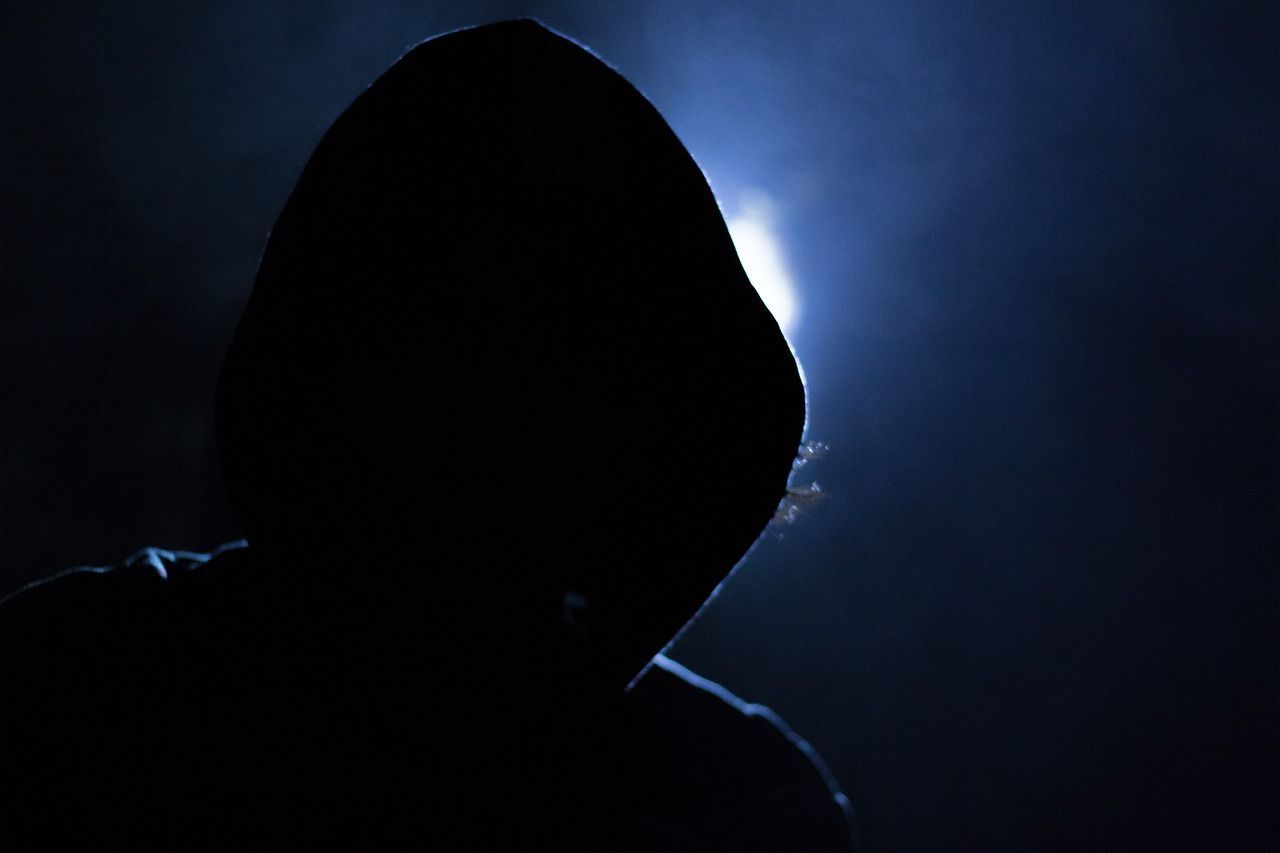 Criminosos passam a utilizar inteligência artificial para aprimorar golpes; veja como se proteger