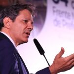 Governo vai editar MP para tributar sites de apostas após viagem de Lula à China